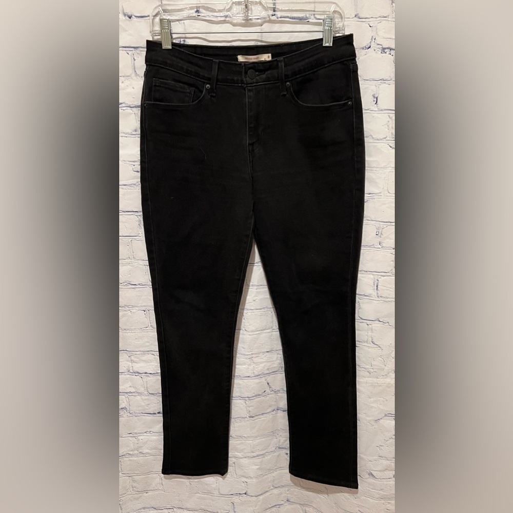 Levi's Women's Black Denim mid rise skinny fit Jeans size 8